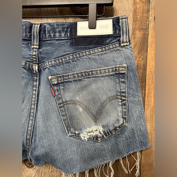 Levi’s RE/DONE High Waisted Button Fly Jean Shorts in Blue Wash Size 27 - Picture 7 of 17